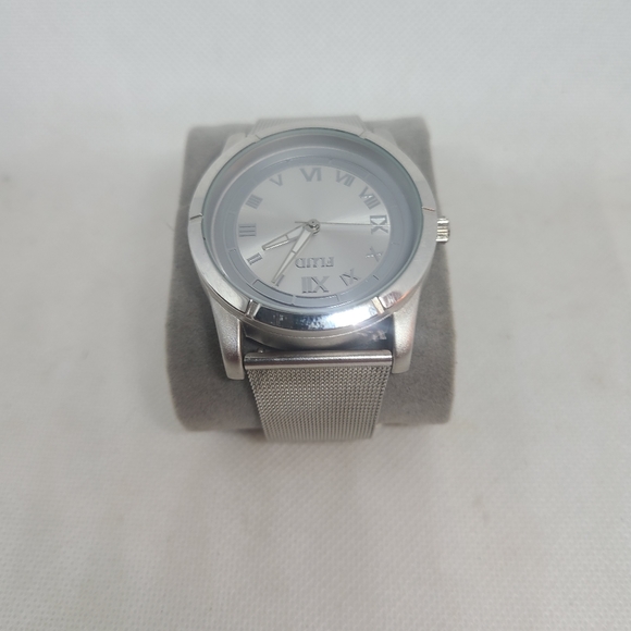 Mens Fluid Watch - Picture 4 of 7